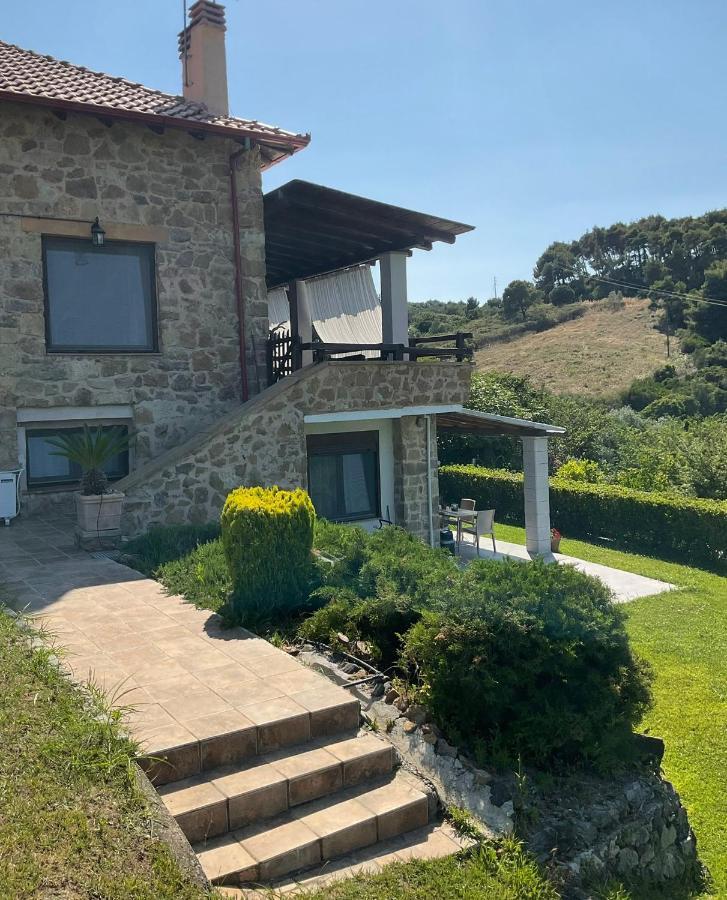 Вилла Stonehouse & Casa Al Sole E Al Mare Неа-Рода Экстерьер фото