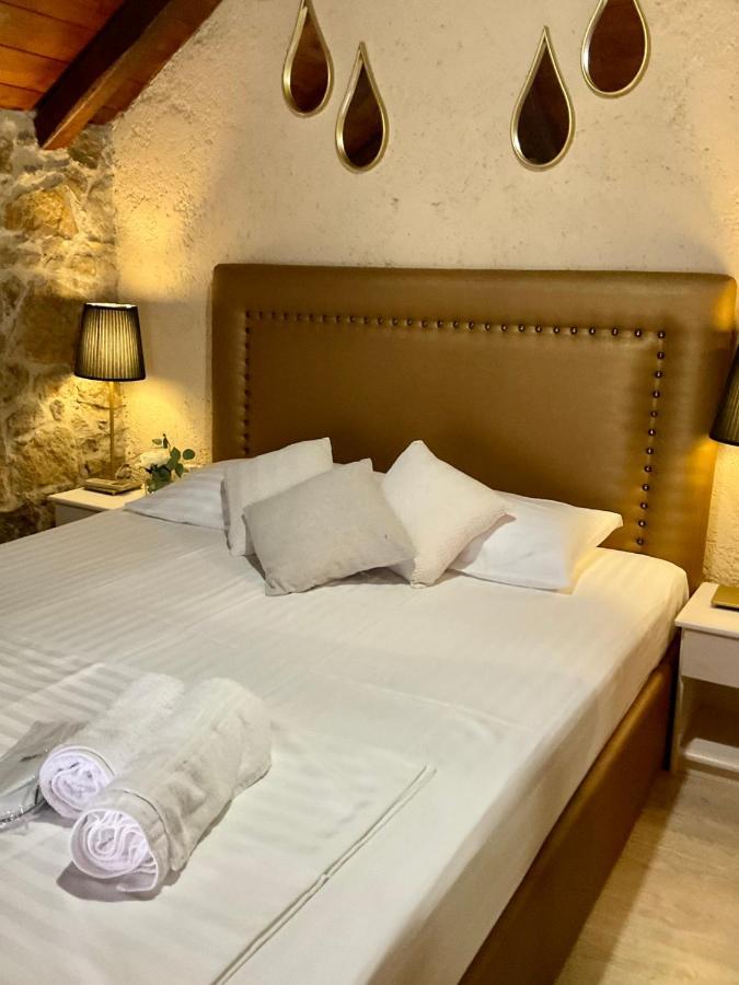 Вилла Stonehouse & Casa Al Sole E Al Mare Неа-Рода Экстерьер фото