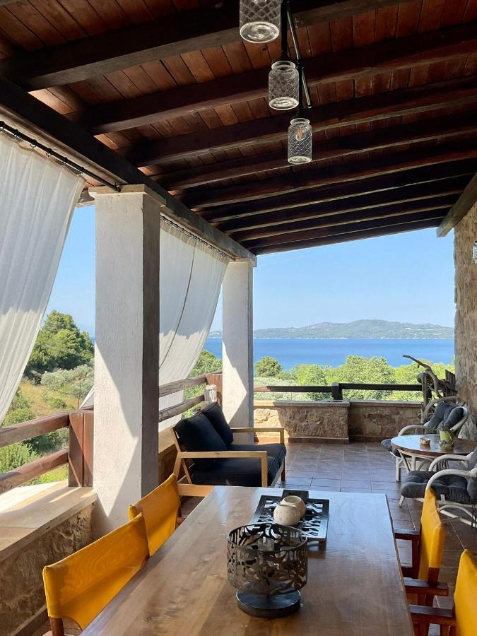 Вилла Stonehouse & Casa Al Sole E Al Mare Неа-Рода Экстерьер фото