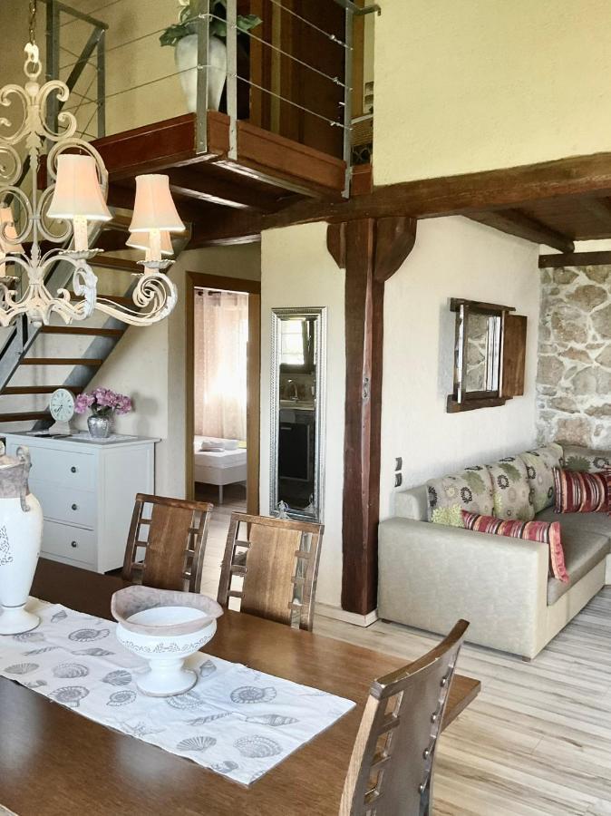 Вилла Stonehouse & Casa Al Sole E Al Mare Неа-Рода Экстерьер фото