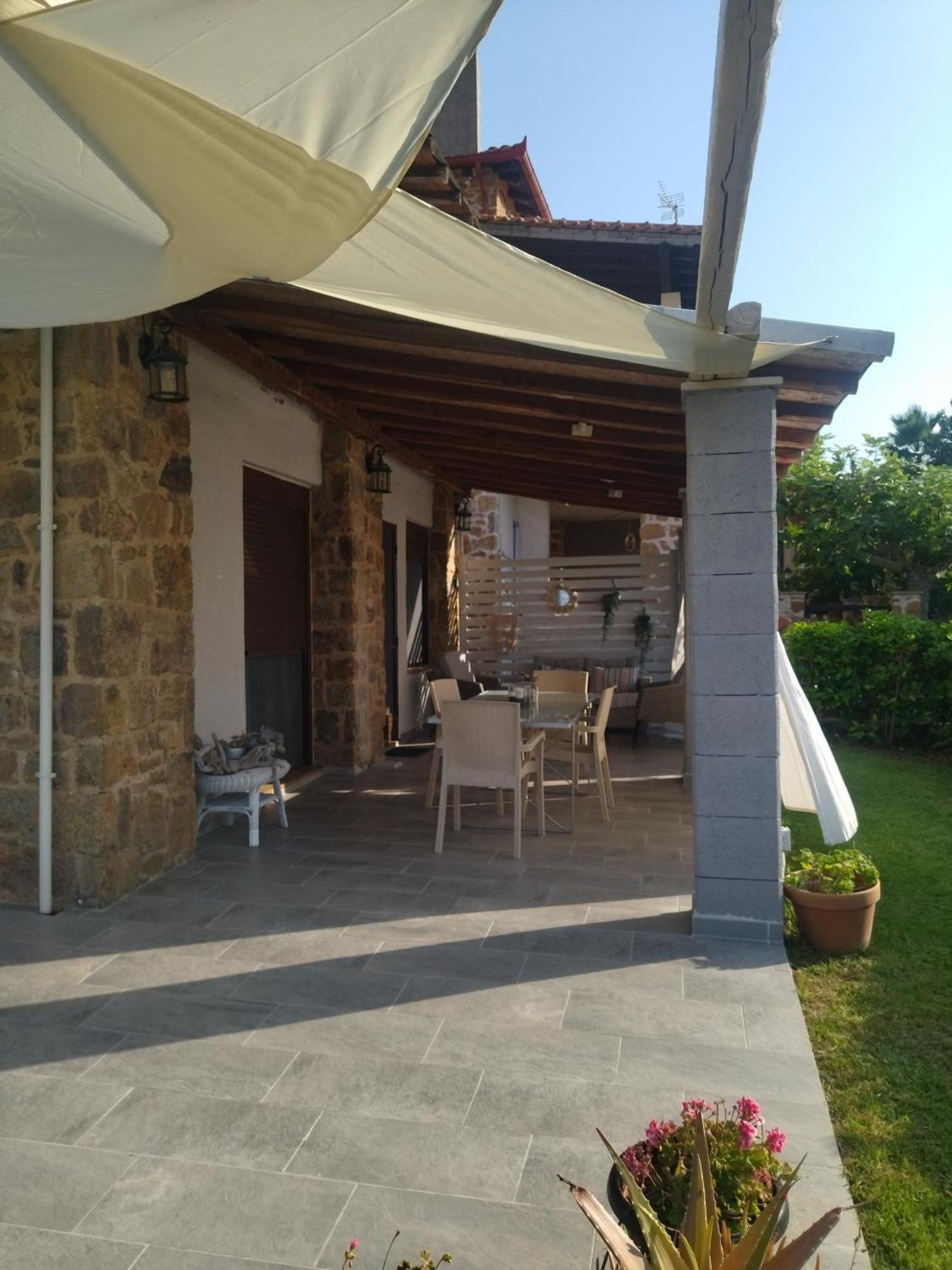 Вилла Stonehouse & Casa Al Sole E Al Mare Неа-Рода Экстерьер фото