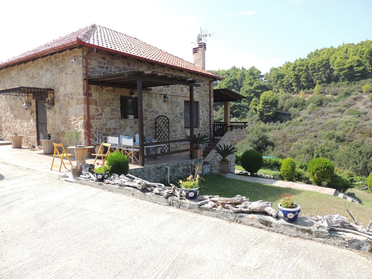 Вилла Stonehouse & Casa Al Sole E Al Mare Неа-Рода Экстерьер фото