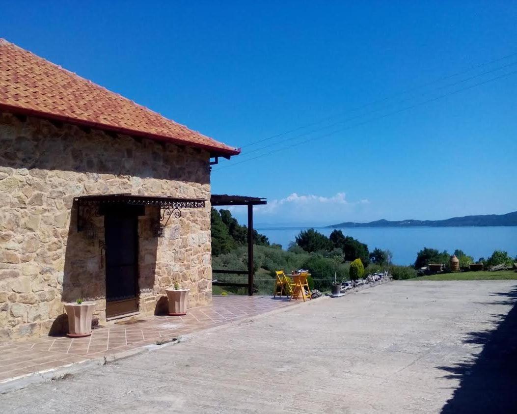 Вилла Stonehouse & Casa Al Sole E Al Mare Неа-Рода Экстерьер фото